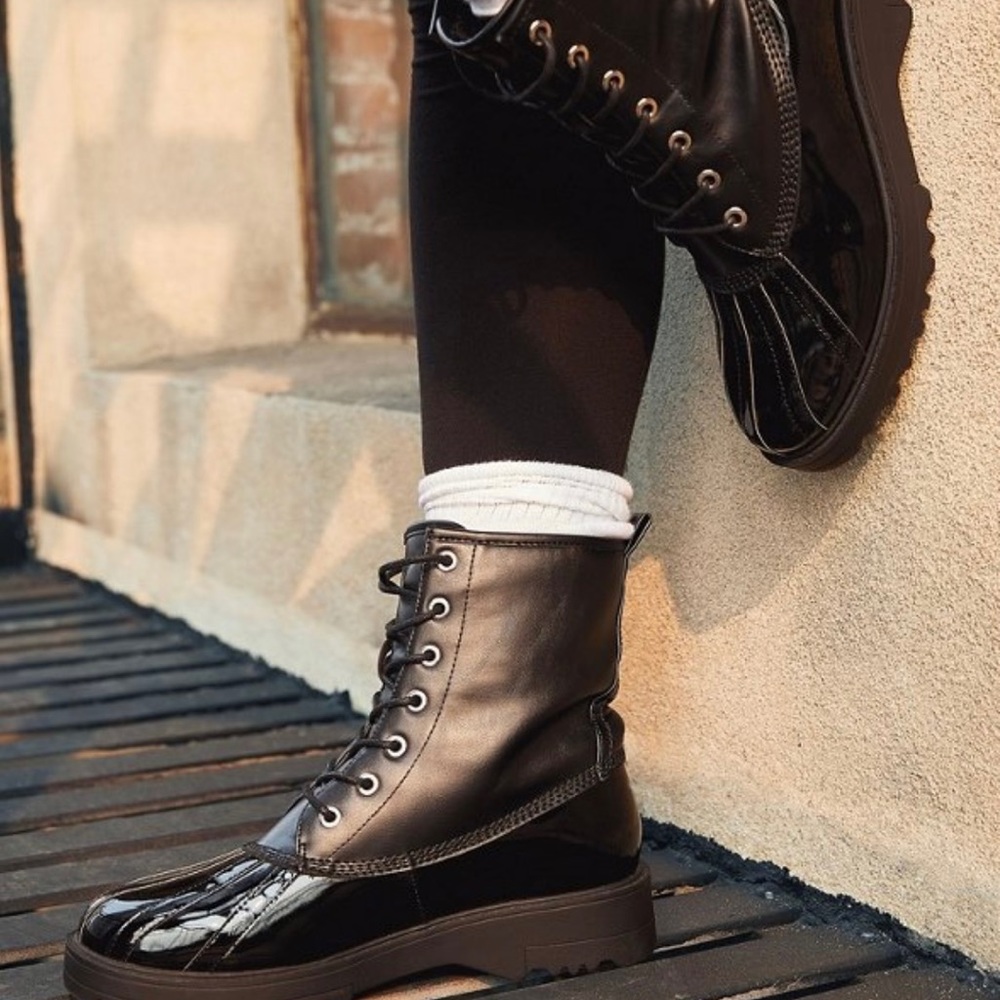 Just Fab “Amy Lace-Up Duck Boot” Black Caviar 8.5